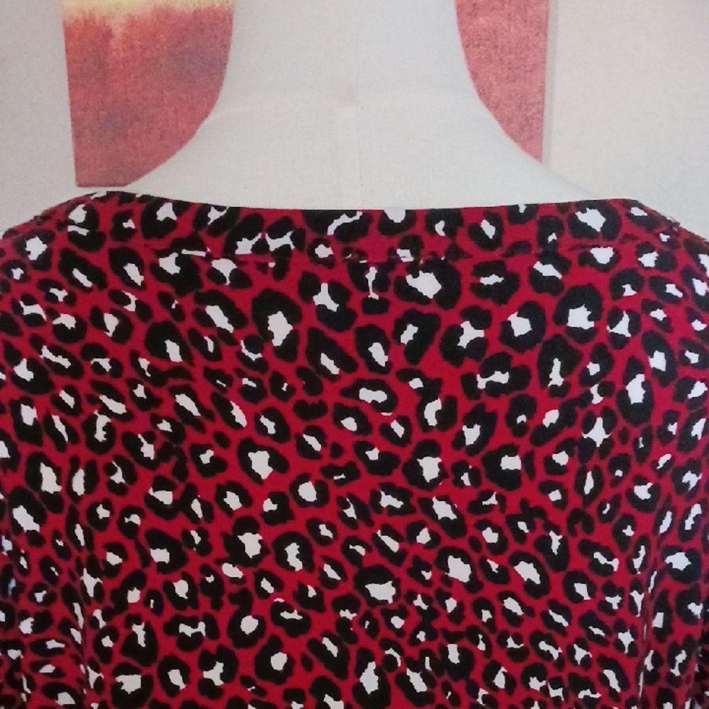Anne Klein Red and White Patterned Blouse - Picture 7 of 13